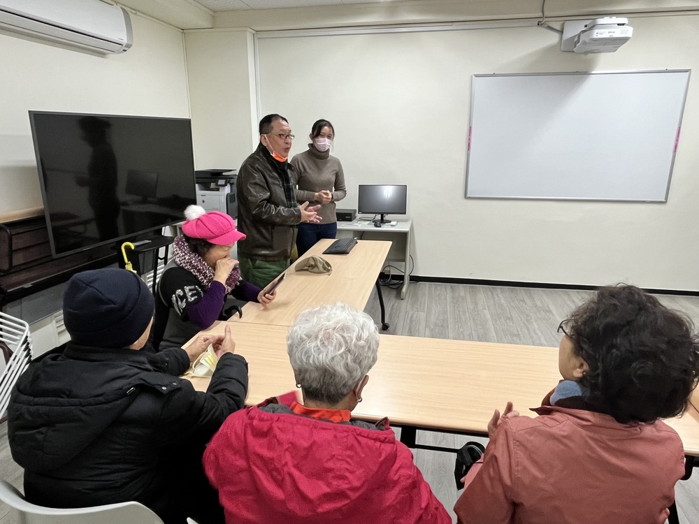 徐揚校友介紹企管系主任圖片